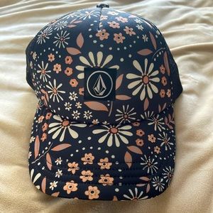 NWT Volcom floral trucker hat